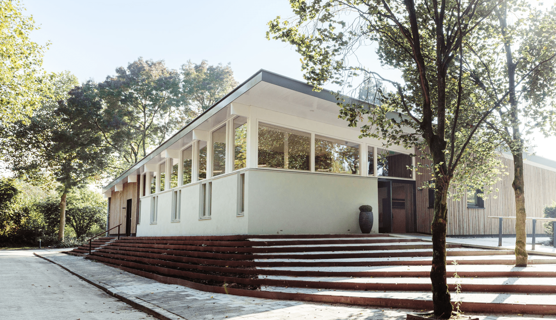 Crematorium en Uitvaartcentrum Minnendael in Zwijndrecht | Uitvaartzorg | Wij helpen u kiezen