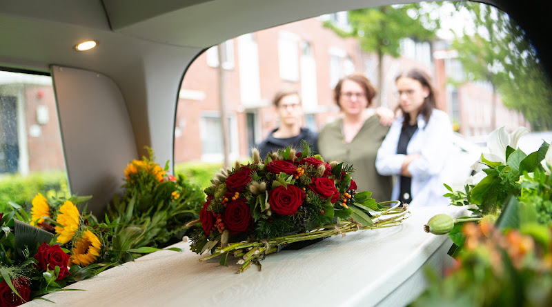 Afscheidsfotografie - Het laatste afscheid in Scherpenzeel | Uitvaartonderneming | Vergelijk tarieven