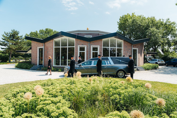 Aurelia Uitvaartbegeleiding in Katwijk | Uitvaartonderneming | Vergelijk en bespaar