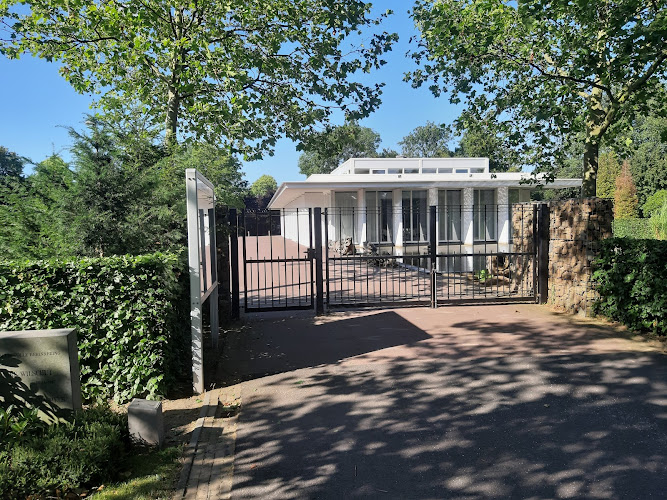 Begraafplaats Achterambacht in Hendrik-Ido-Ambacht | Uitvaartbegeleider | Wij helpen u kiezen