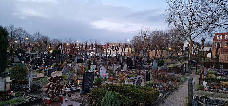 Begraafplaats H. Antonius Abt Kerk in Wijchen | Uitvaartzorg | Keuzehulp uitvaartzorg