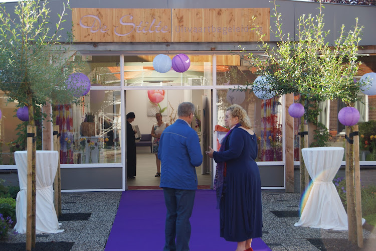 Begrafenis- en Uitvaartbegeleiding De Stilte in Meerkerk | Uitvaartonderneming | Eerlijk en transparant