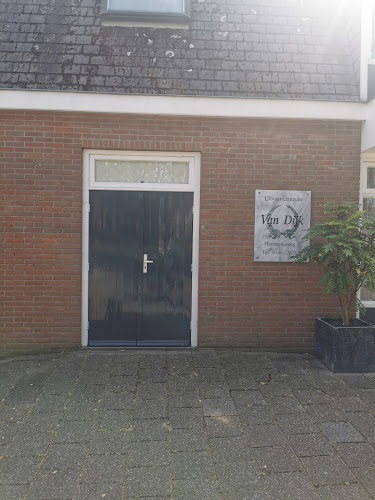 Begrafenisondernemer Van Dijk in Maarssen | Begrafenisondernemer | Vergelijk zorg & tarieven