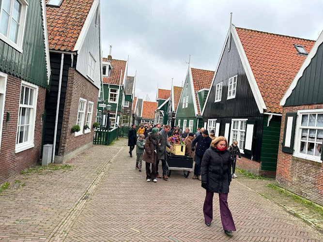 Bernice Perk Uitvaartbegeleiding in Marken | Uitvaartbegeleider | Uw zorggids in de regio