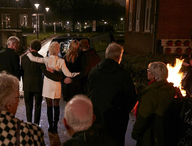 BobbieFinns Uitvaart in Eindhoven | Afscheidsbegeleider | Keuzehulp uitvaartzorg