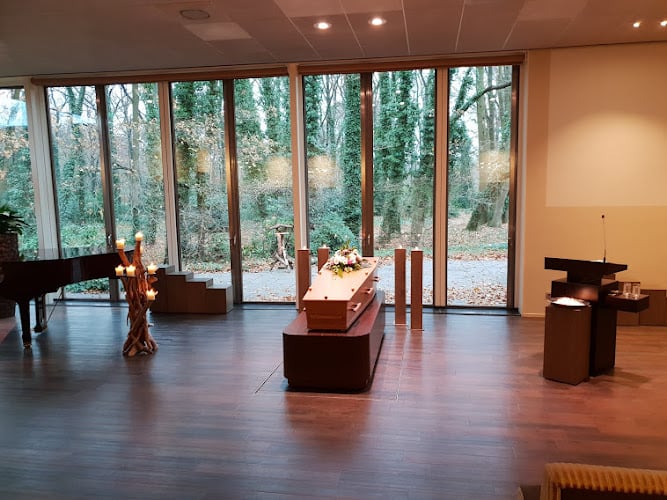 Budget Crematie Den Haag in Rotterdam | Afscheidsbegeleider | Transparante dienstverlening