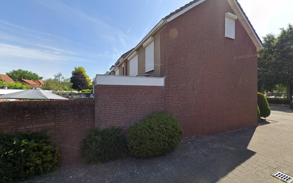 Corinaovergaauwuitvaartbegeleiding in Bergen op Zoom | Uitvaartverzorger | Vind passende begeleiding