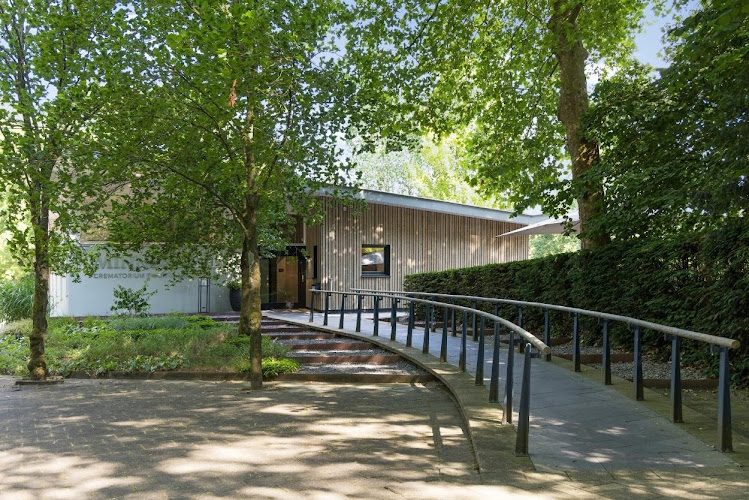 Crematorium en Uitvaartcentrum Minnendael in Zwijndrecht | Uitvaartbegeleider | Keuzehulp uitvaartzorg