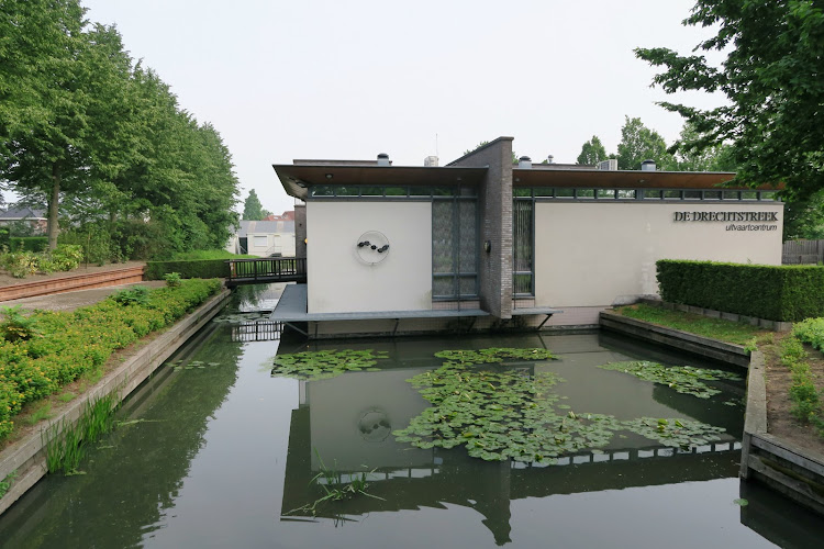 De Drechtstreek & Timmers Uitvaartonderneming in Hardinxveld-Giessendam | Afscheidsbegeleider | Uw zorggids in de regio