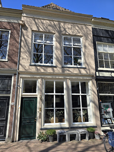 De Haan Uitvaartverzorging Dhu B.V. in Gouda | Uitvaartonderneming | Vind de beste uitvaartondernemer