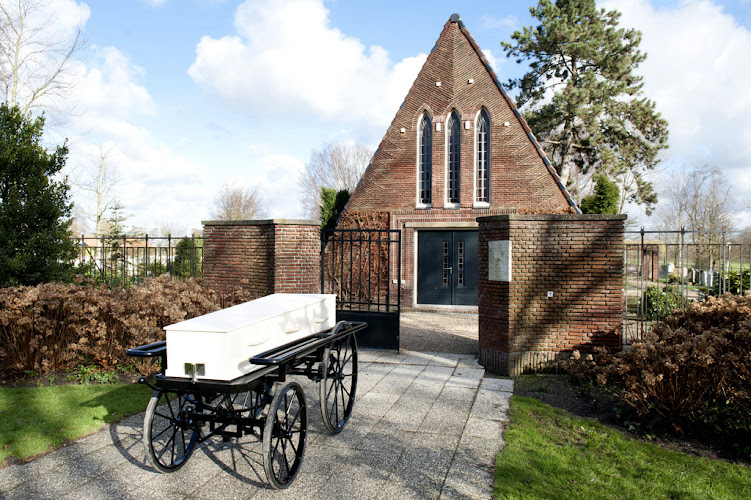 De Regenboog uitvaartbegeleiding in Schipluiden | Uitvaartonderneming | Uw keuzehulp