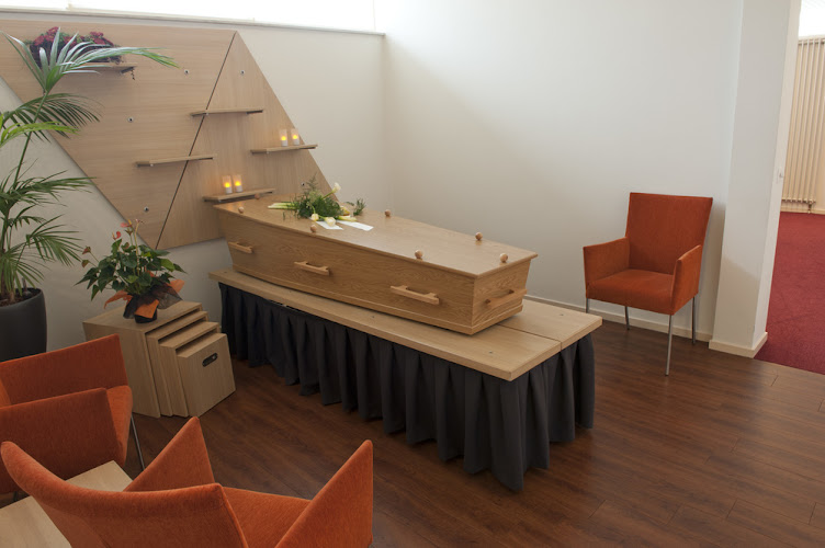 DELA Leijsenakkers - uitvaartcentrum in in Oosterhout | Uitvaartbegeleider | Eerlijk en transparant