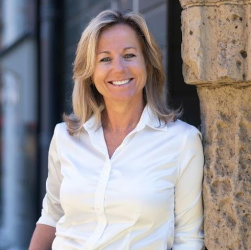 Dorien Veerman uitvaarten in Alkmaar | Uitvaartbegeleider | Wij helpen u kiezen