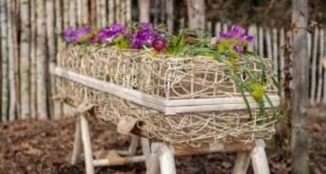 Ds uitvaartbegeleiding in Eefde | Afscheidsbegeleider | Wij helpen u kiezen