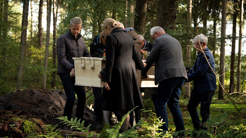 Els Bakker Uitvaartzorg in Vught | Uitvaartverzorger | Transparante tarieven