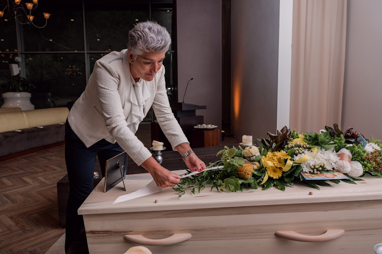 Embrasse Uitvaartzorg in Monster | Uitvaartbegeleider | Uw zorggids in de regio