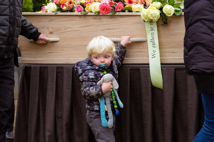 Evelien Vugs Afscheidsfotografie in Oisterwijk | Uitvaartbegeleider | Transparante tarieven