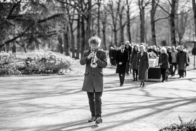 Fermate live uitvaartmuziek in Zeist | Uitvaartonderneming | Transparante dienstverlening