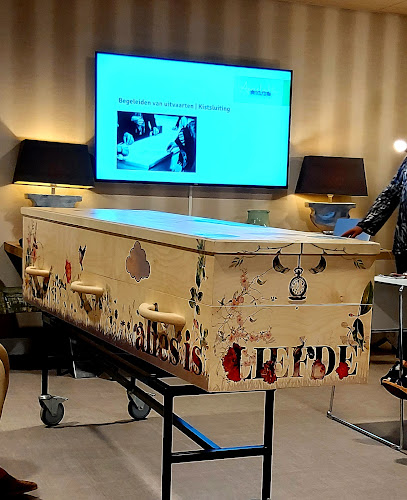 FuneQlass (voorheen: Après la Vie Academie) in Hilversum | Uitvaartzorg | Vergelijk aanbieders in de regio