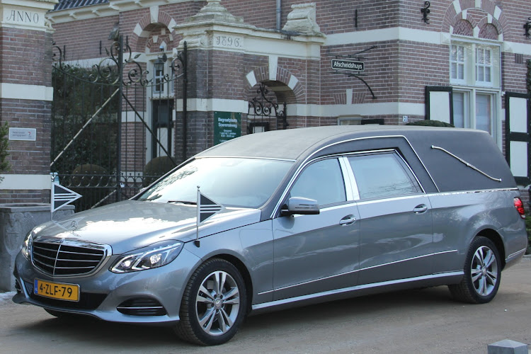 Hakkenberg Uitvaartzorg B.V. in Wapenveld | Uitvaartbegeleider | Bespaar door transparantie