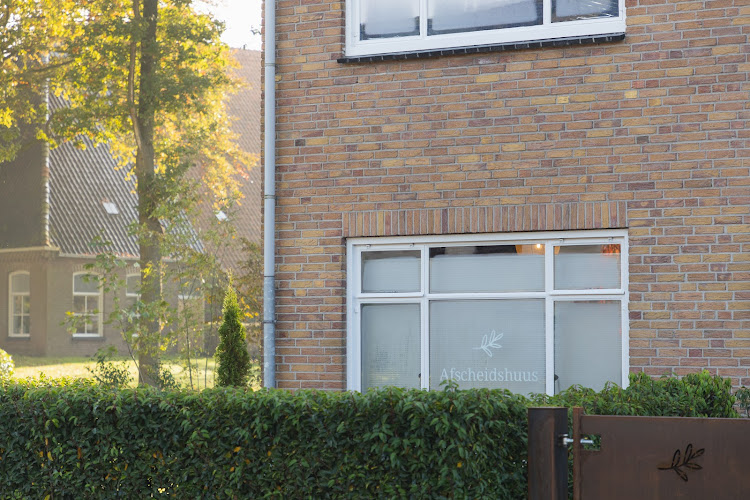 Het Afscheidshuus Aandacht en betrokkenheid in Steenwijkerwold | Uitvaartonderneming | Vergelijk aanbieders in de regio