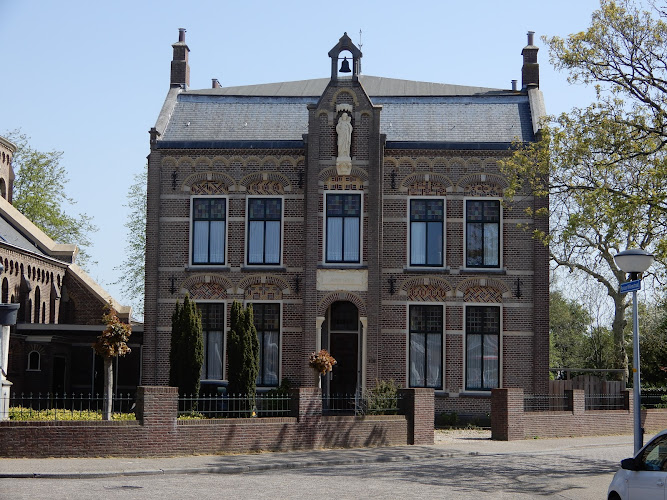 Hh. Ursula en Gezellinnenkerk in Warmenhuizen | Uitvaartzorg | Transparante dienstverlening