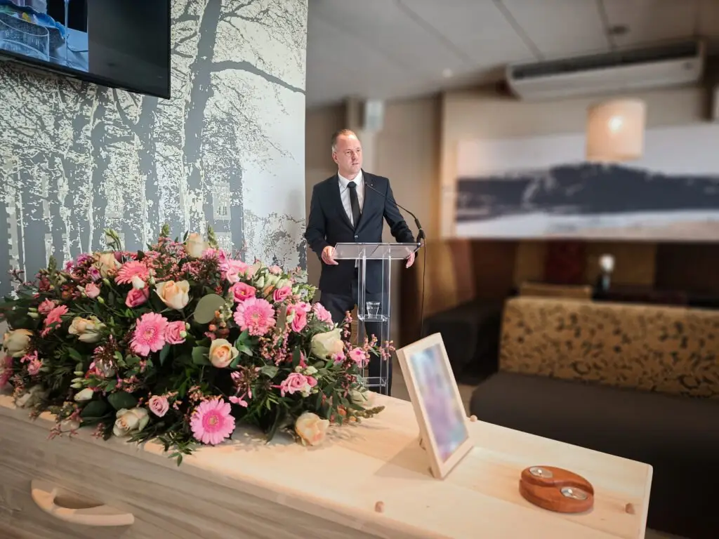 Hof van Afscheid in Apeldoorn | Uitvaartverzorger | Eerlijk en transparant