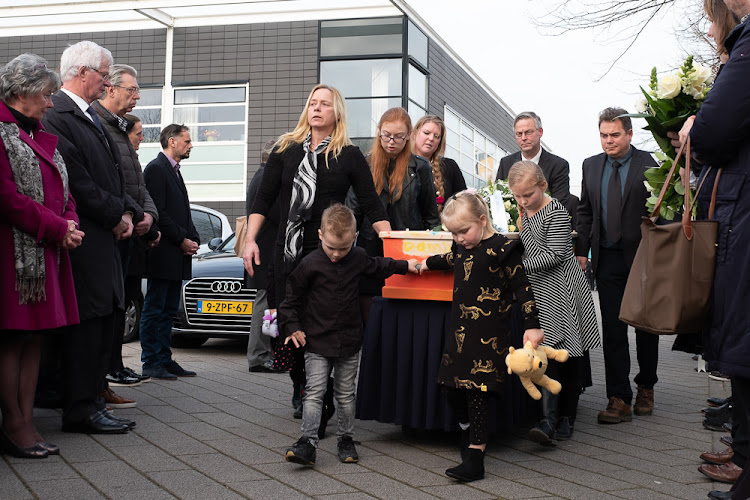 Ilja Verstraten Afscheidsfotograaf in Axel | Uitvaartbegeleider | Vergelijk eerlijk