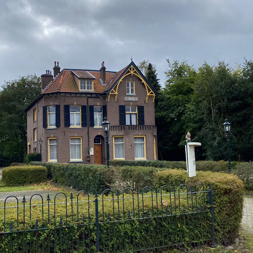 Iris & De Mol Funeral Arrangements in Rheden | Uitvaartonderneming | Vergelijk diensten en tarieven