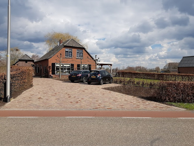 Jeannette Koster Uitvaartbegeleiding in Gaanderen | Uitvaartverzorger | Vergelijk diensten en tarieven