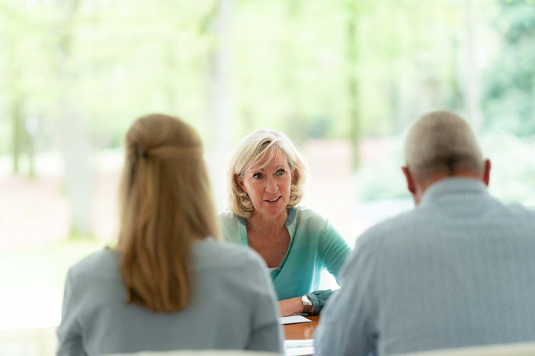 Lilian Oostveen in Arnhem | Uitvaartbegeleider | Vind de juiste uitvaartondernemer