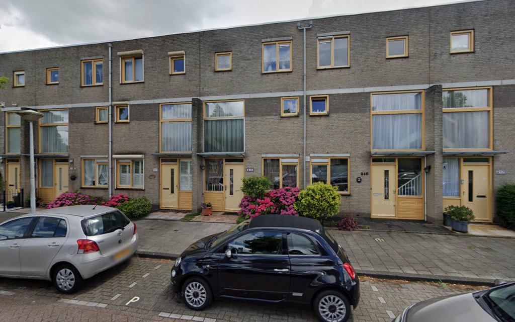 Linda Brouwer Uitvaartverzorging in Amsterdam | Uitvaartbegeleider | Keuzehulp uitvaartzorg