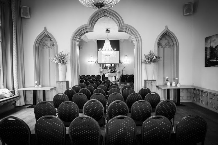 Linda van Alfen Uitvaartbegeleiding in Amersfoort | Afscheidsbegeleider | Vind de juiste uitvaartondernemer