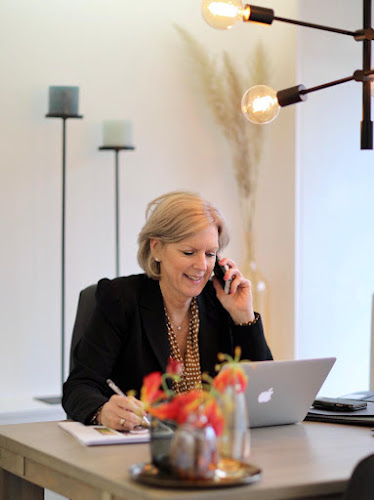 Loft Uitvaartbegeleiding - Afscheid in het in Heemstede | Uitvaartzorg | Bespaar door transparantie