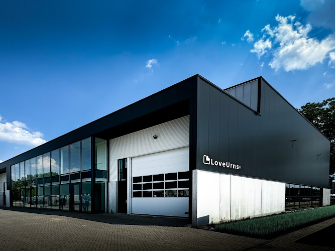 LoveUrns B.V. in Eersel | Uitvaartverzorger | Transparant en eerlijk