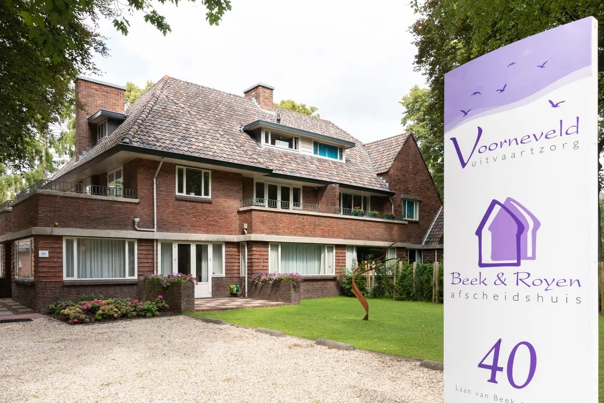 Luyckx Uitvaartbloemen in Westerlee | Bloemist | Vind de beste uitvaartondernemer