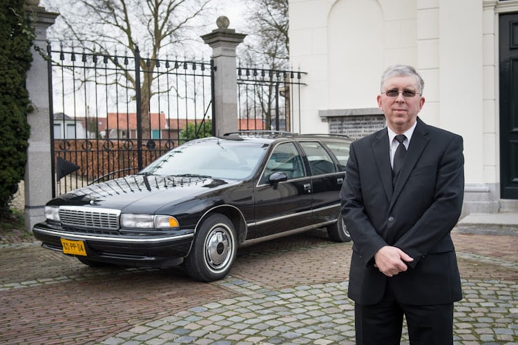 Mans uitvaartverzorging in Ooltgensplaat | Uitvaartonderneming | Vergelijk diensten en tarieven