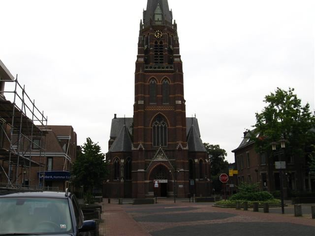 Maria Magdalenakerk parkeren in Rijen | Uitvaartverzorger | Bespaar door transparantie