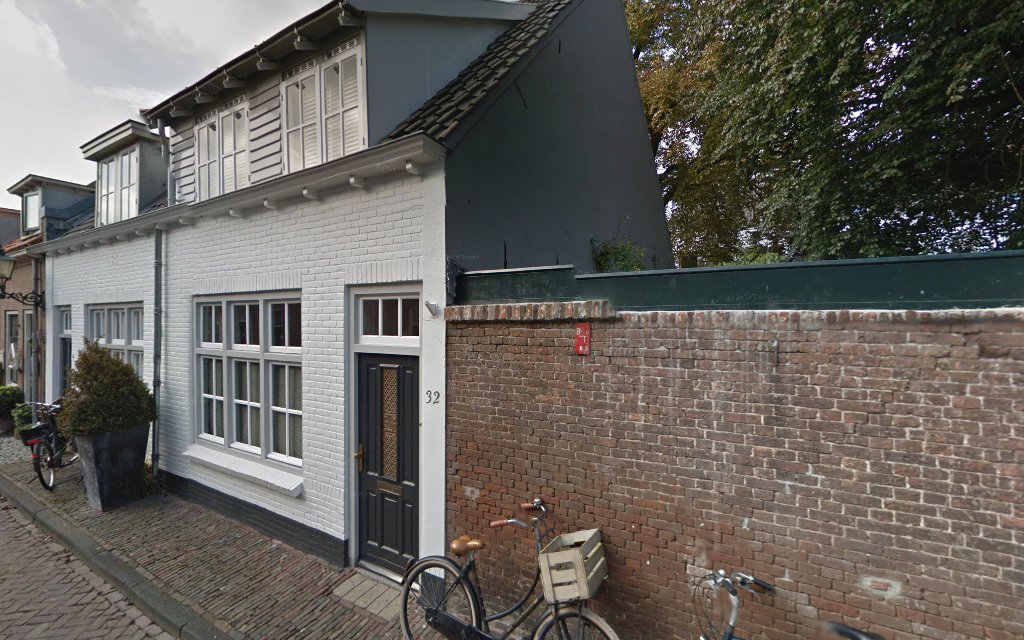 Merel’s uitvaartbegeleiding in Wijk bij Duurstede | Afscheidsbegeleider | Vergelijk tarieven