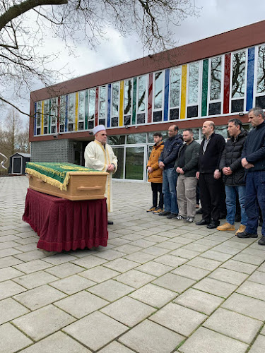 Milli Gorus Cinar Cenaze Vakfi / Stichting Yeni in Hoogvliet Rotterdam | Uitvaartzorg | Transparante tarieven