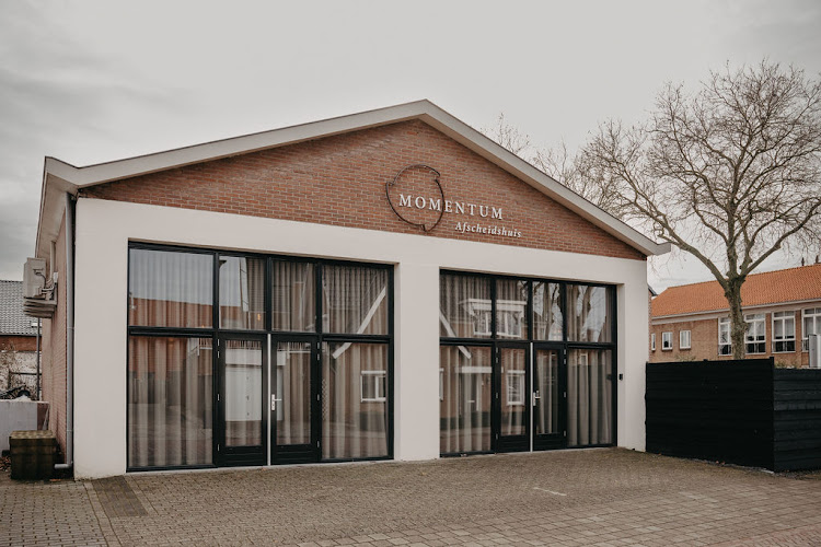 Mireille Mom Uitvaartzorg in Gendt | Uitvaartbegeleider | Transparant en eerlijk