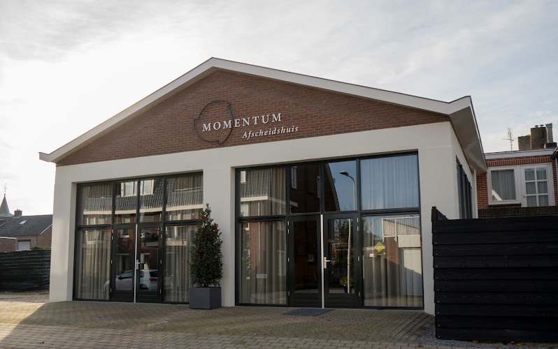 Mireille Mom Uitvaartzorg in Gendt | Uitvaartonderneming | Vergelijk tarieven