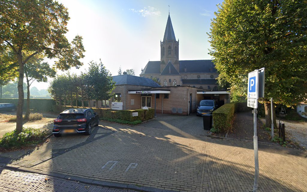 Monuta Houten Uitvaartcentrum | Uitvaartcentrum | Vergelijk en bespaar