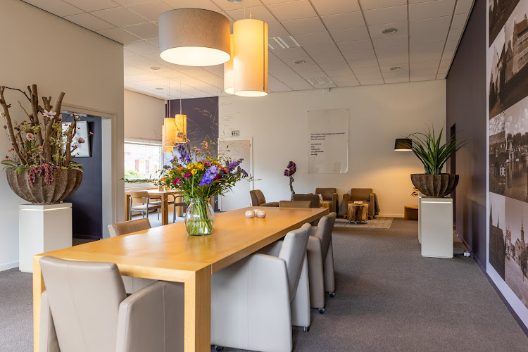 Monuta Maasbracht Uitvaartcentrum | Uitvaartverzorger | Eerlijk en transparant