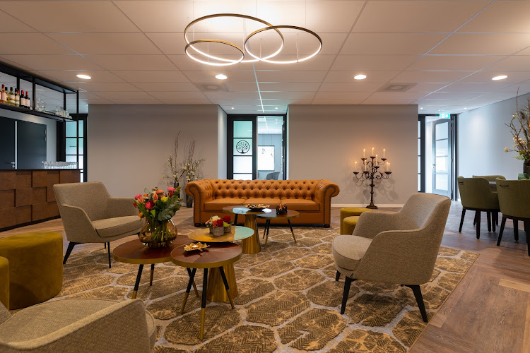 Monuta Monique Maurik Uitvaartcentrum in Capelle aan den IJssel | Uitvaartonderneming | Uw keuzehulp