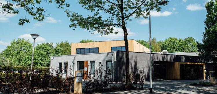 Monuta Tilburg Uitvaartcentrum | Uitvaartbegeleider | Vergelijk tarieven