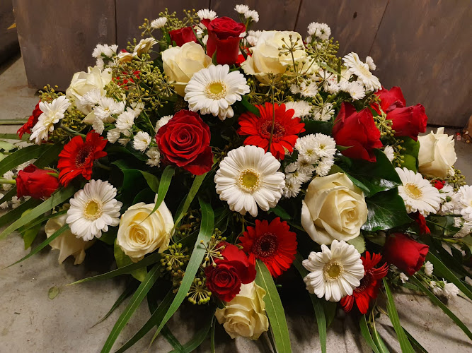 Nathalie van Schagen Uitvaartverzorging in Heerhugowaard | Uitvaartverzorger | Vergelijk eerlijk