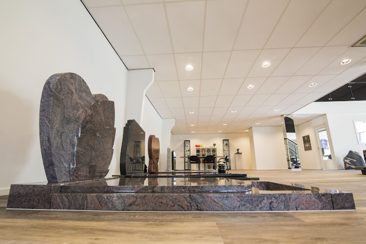 Nederwerk Grafmonumenten in Poeldijk | Uitvaartcentrum | Eerlijk en transparant