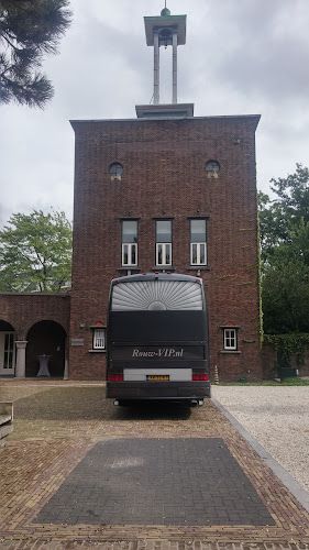 Nekky Totaal. (Rouw-Vip uitvaartbussen in Ede | Uitvaartbegeleider | Vergelijk en bespaar