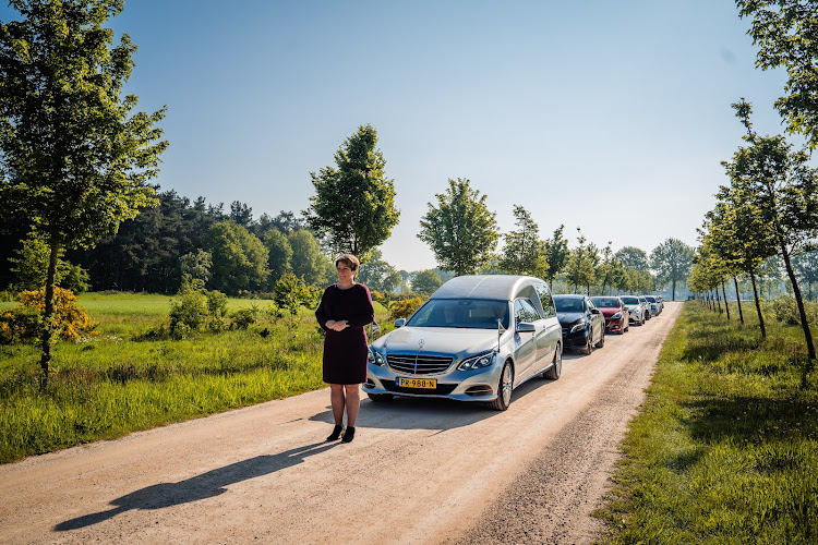 Nicole Geutjes Uitvaartzorg in Ottersum | Afscheidsbegeleider | Vergelijk zorg & tarieven